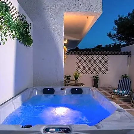 Ladikos Garden Hotel 2*