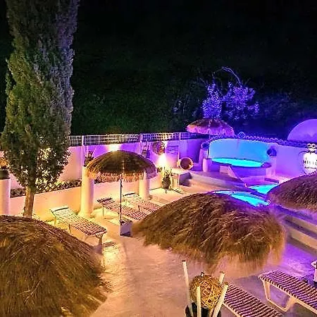 Ladikos Garden 2*